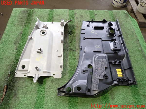 2UPJ-27017670]ハイエースバン200系(KDH206V)左センターピラートリム 中古_m0002.jpg