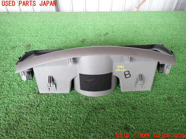 2UPJ-27017510]ハイエースバン200系(KDH206V)メーターフード 中古_m0002.jpg