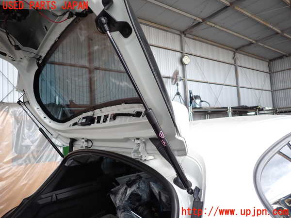 2UPJ-27021584]BMW M135i(1B30)(F20)リアゲートダンパー 中古_m0001.jpg