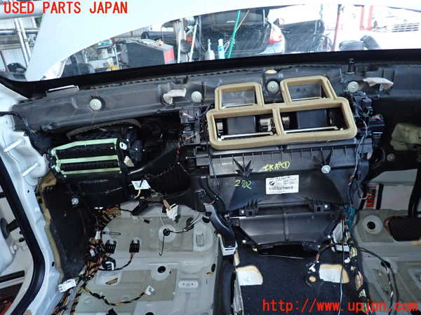 5UPJ-27026081]BMW M135i(1B30)(F20)エバポレーター1 中古_m0001.jpg
