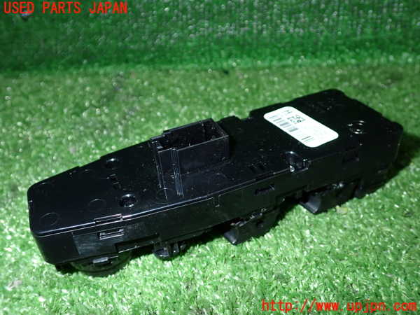 2UPJ-27026240]BMW M135i(1B30)(F20)右前パワーウィンドウスイッチ 中古_m0002.jpg