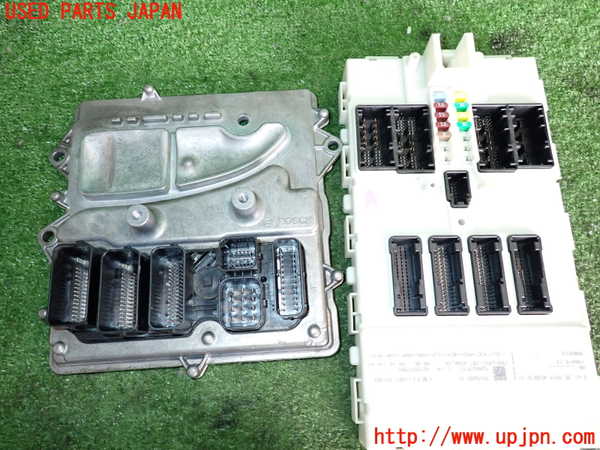 2UPJ-27026110]BMW M135i(1B30)(F20)エンジンコンピューター DME 中古_m0002.jpg