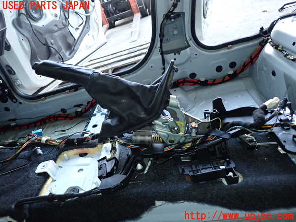 2UPJ-27027550]BMW M135i(1B30)(F20)サイドブレーキレバー 中古_m0001.jpg