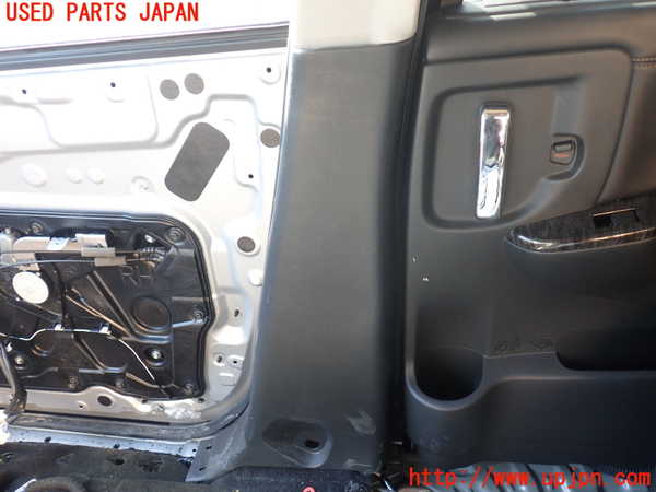 1UPJ-27047665]エルグランド E52系(TE52)右センターピラートリム 中古_m0003.jpg