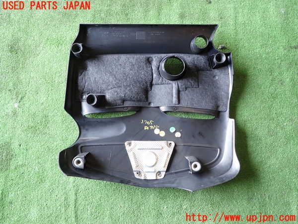 1UPJ-27052160]ベンツ CLA180 シューティングブレーク X117(117942)エンジンアッパーカバー 中古_m0002.jpg