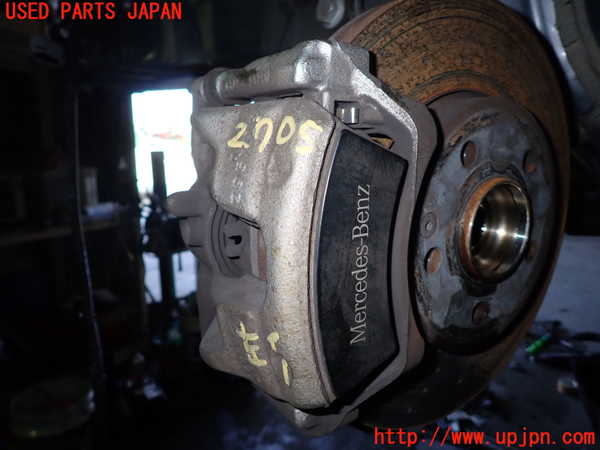 1UPJ-27054085]ベンツ CLA180 シューティングブレーク X117(117942)左フロントキャリパー 中古_m0001.jpg