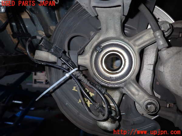 1UPJ-27054295]ベンツ CLA180 シューティングブレーク X117(117942)左フロントナックルハブ 中古_m0002.jpg