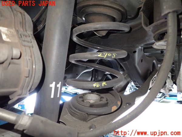 1UPJ-27055105]ベンツ CLA180 シューティングブレーク X117(117942)左リアスプリング 中古_m0001.jpg