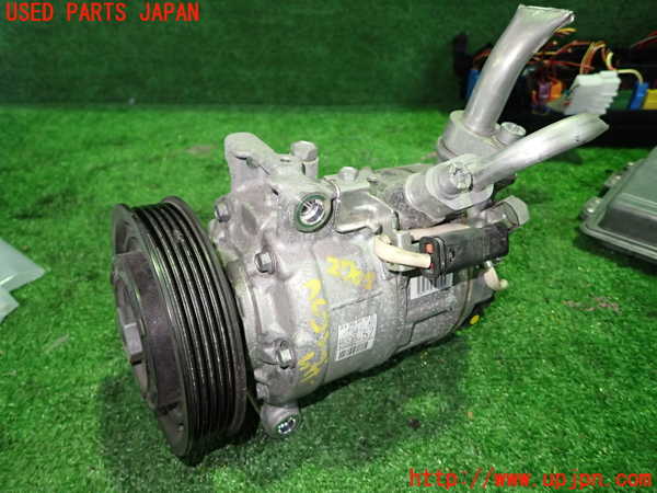 1UPJ-27056025]ベンツ CLA180 シューティングブレーク X117(117942)エアコンコンプレッサー 中古_m0001.jpg