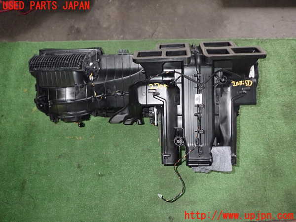 1UPJ-27056081]ベンツ CLA180 シューティングブレーク X117(117942)エバポレーター1 中古_m0001.jpg