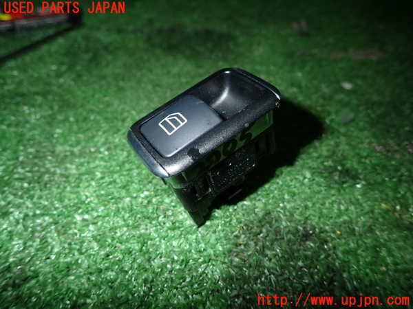 1UPJ-27056310]ベンツ CLA180 シューティングブレーク X117(117942)スイッチ5 (左Rパワーウィンドウ) 中古_m0001.jpg