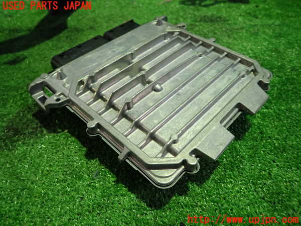 1UPJ-27056110]ベンツ CLA180 シューティングブレーク X117(117942)エンジンコンピューター 中古_m0004.jpg