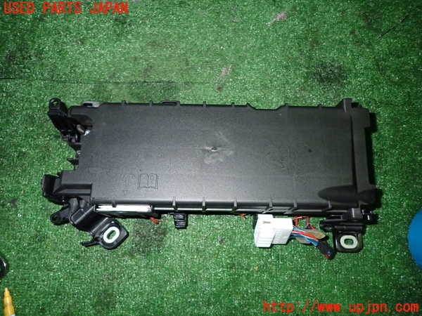 1UPJ-27056742]ベンツ CLA180 シューティングブレーク X117(117942)ヒューズボックス2 中古_m0001.jpg