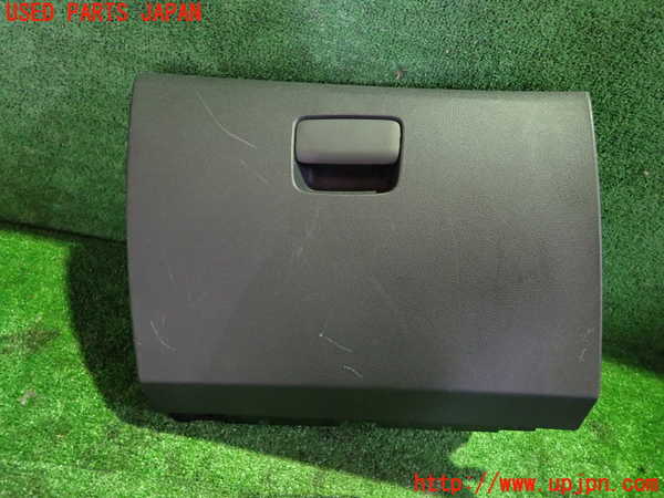 1UPJ-27057516]ベンツ CLA180 シューティングブレーク X117(117942)グローブボックス1 中古_m0001.jpg