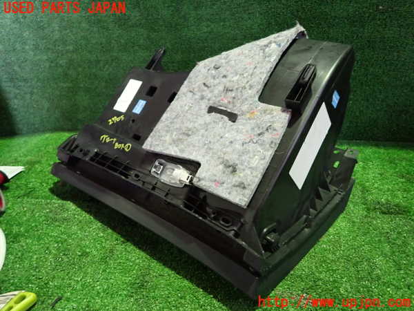 1UPJ-27057516]ベンツ CLA180 シューティングブレーク X117(117942)グローブボックス1 中古_m0002.jpg
