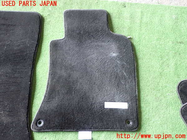 1UPJ-27057800]ベンツ CLA180 シューティングブレーク X117(117942)フロアマット 中古_m0002.jpg