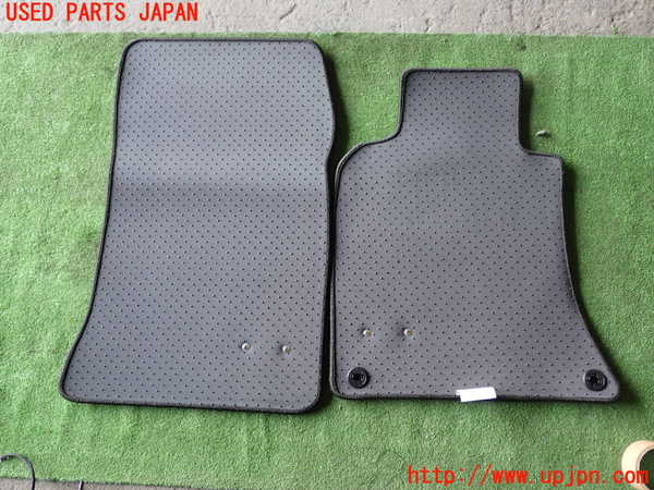 1UPJ-27057800]ベンツ CLA180 シューティングブレーク X117(117942)フロアマット 中古_m0005.jpg