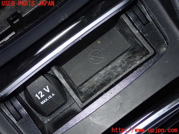 1UPJ-27057540]ベンツ CLA180 シューティングブレーク X117(117942)センターコンソール 中古_m0004.jpg