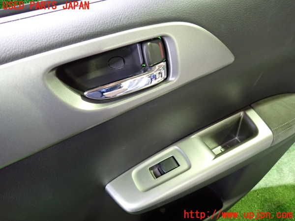1UPJ-27061294]インプレッサ WRX-STi(GRB)右後ドア内張り 中古_m0002.jpg