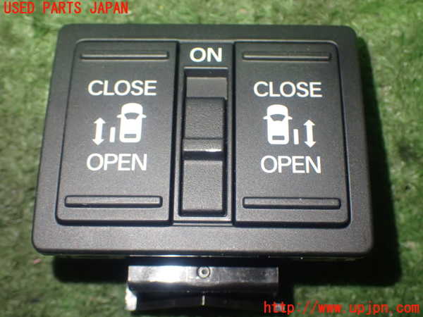 1UPJ-27076308]N-BOX カスタム(エヌ ボックス カスタム)(JF5)スイッチ3 (スライドドア) 中古_m0001.jpg