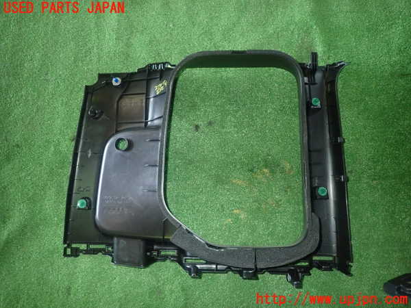 1UPJ-27077675]N-BOX カスタム(エヌ ボックス カスタム)(JF5)右リアピラートリム 中古_m0003.jpg