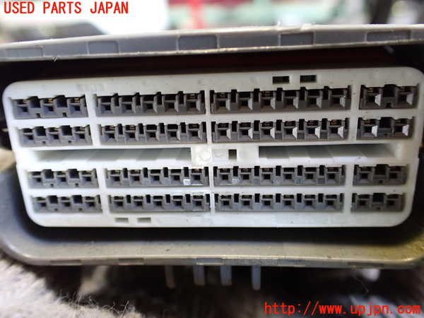 2UPJ-27092010]アウトランダーPHEV(GG2W)エンジン 4B11-S61-Y61 4WD 中古_m0003.jpg