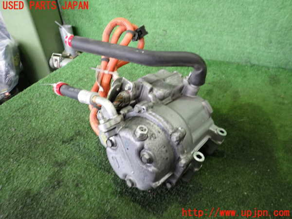 2UPJ-27096025]アウトランダーPHEV(GG2W)エアコンコンプレッサー 中古_m0002.jpg