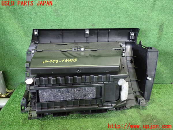 2UPJ-27097516]アウトランダーPHEV(GG2W)グローブボックス1 中古_m0003.jpg