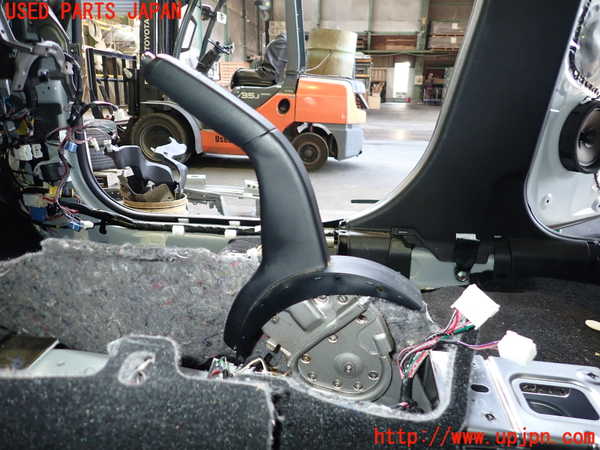 2UPJ-27097550]アウトランダーPHEV(GG2W)サイドブレーキレバー 中古_m0001.jpg