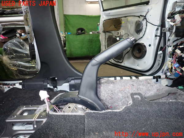 2UPJ-27097550]アウトランダーPHEV(GG2W)サイドブレーキレバー 中古_m0002.jpg