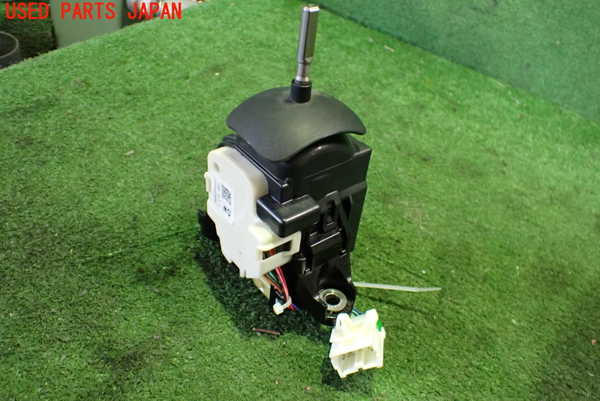 2UPJ-27097555]アウトランダーPHEV(GG2W)ATシフトレバー 中古_m0002.jpg