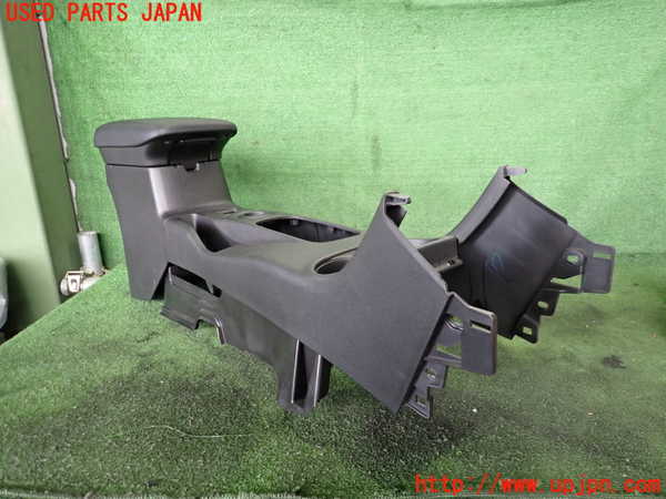 2UPJ-27097540]アウトランダーPHEV(GG2W)センターコンソール 中古_m0002.jpg