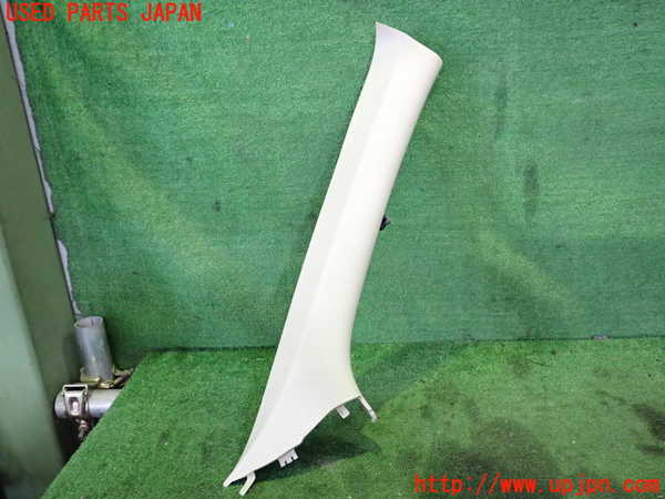 2UPJ-27097655]アウトランダーPHEV(GG2W)右フロントピラートリム 中古_m0001.jpg