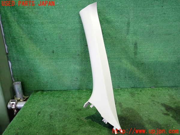 2UPJ-27097660]アウトランダーPHEV(GG2W)左フロントピラートリム 中古_m0001.jpg