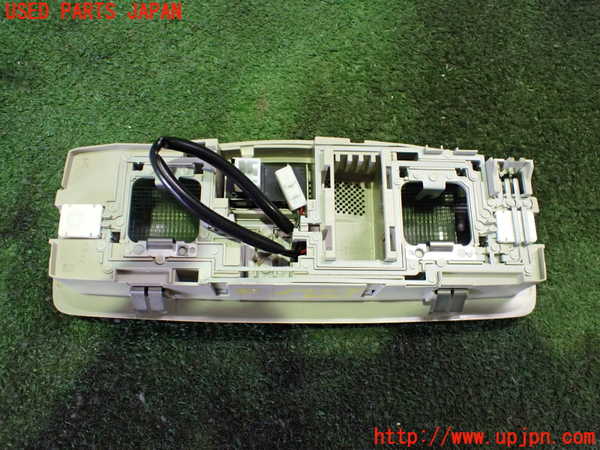 2UPJ-27096411]アウトランダーPHEV(GG2W)ルームランプ1 (真中 1列目) 中古_m0002.jpg