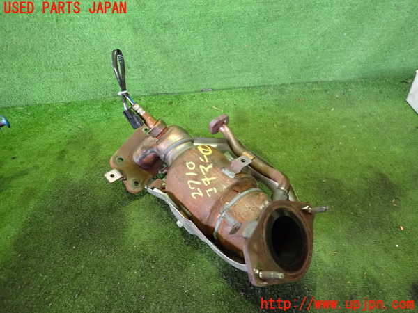 2UPJ-27102041]キックス(RP15)エキマニ1 触媒 マニバーター 中古_m0001.jpg