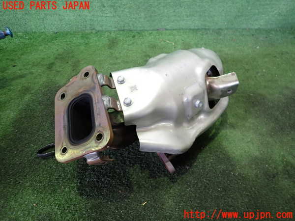 2UPJ-27102041]キックス(RP15)エキマニ1 触媒 マニバーター 中古_m0002.jpg