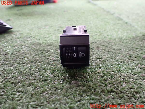 5UPJ-27106308]キックス(RP15)スイッチ3 (ヘッドライトレベライザー) 中古_m0001.jpg