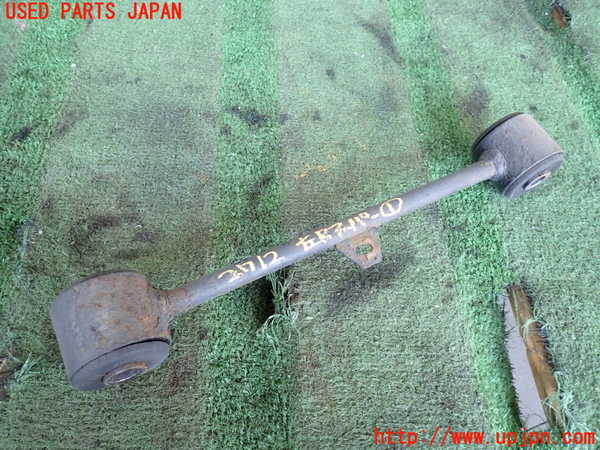 2UPJ-27125156]ハイラックスサーフ(RZN185W)左リアアッパーアーム1 中古_m0001.jpg