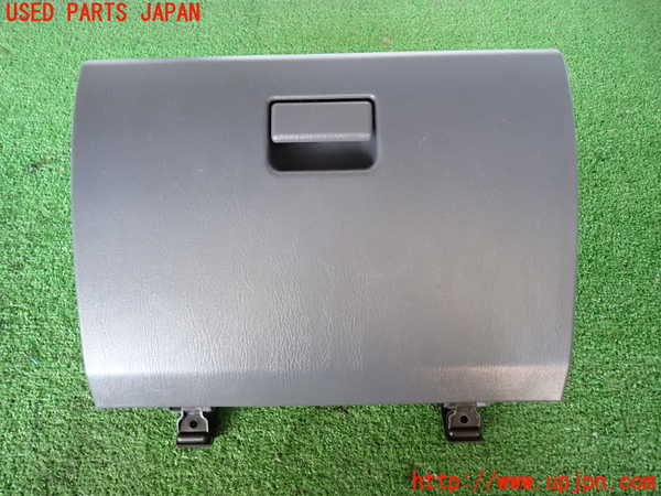 2UPJ-27127516]ハイラックスサーフ(RZN185W)グローブボックス1 中古_m0001.jpg