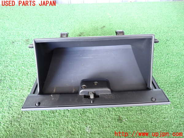 2UPJ-27127516]ハイラックスサーフ(RZN185W)グローブボックス1 中古_m0002.jpg