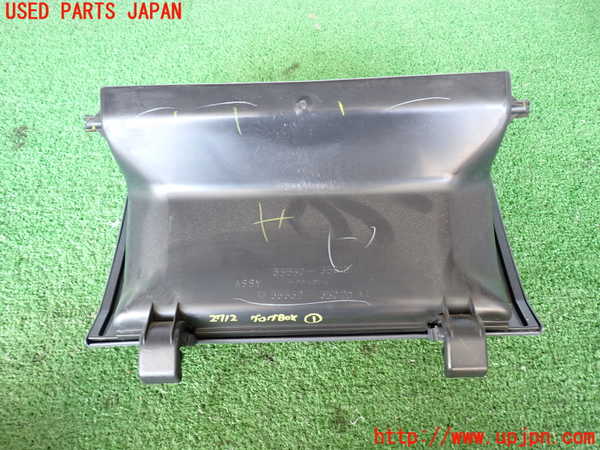 2UPJ-27127516]ハイラックスサーフ(RZN185W)グローブボックス1 中古_m0003.jpg