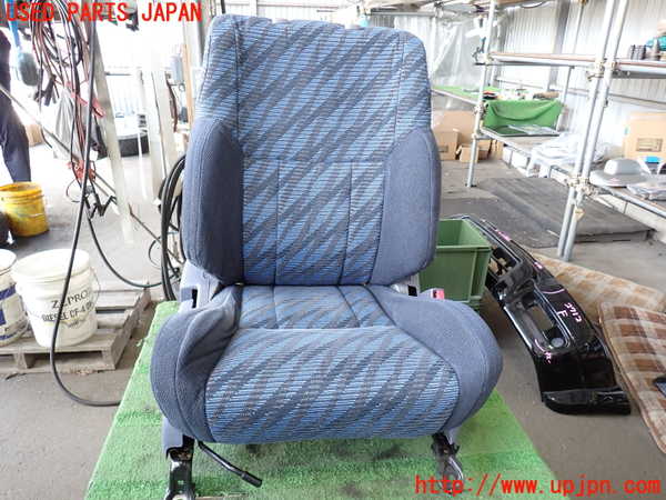 2UPJ-27127035]ハイラックスサーフ(RZN185W)運転席シート 中古_m0001.jpg