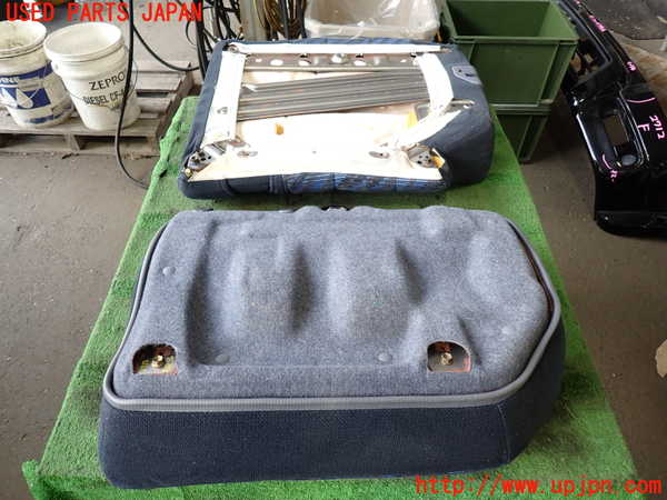 2UPJ-27127405]ハイラックスサーフ(RZN185W)右リアシート 中古_m0004.jpg