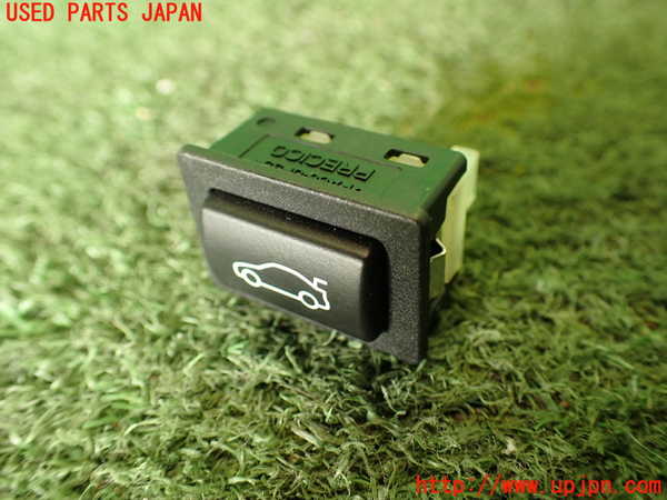 2UPJ-27136311]BMW M4 クーペ(3C30)スイッチ6 (トランク) 中古 【F82】_m0001.jpg