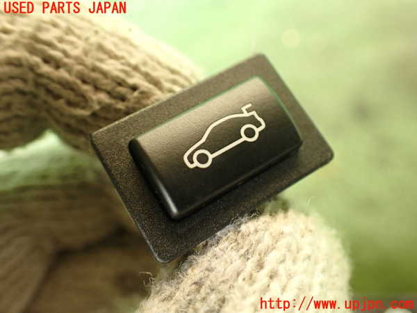 2UPJ-27136311]BMW M4 クーペ(3C30)スイッチ6 (トランク) 中古 【F82】_m0002.jpg