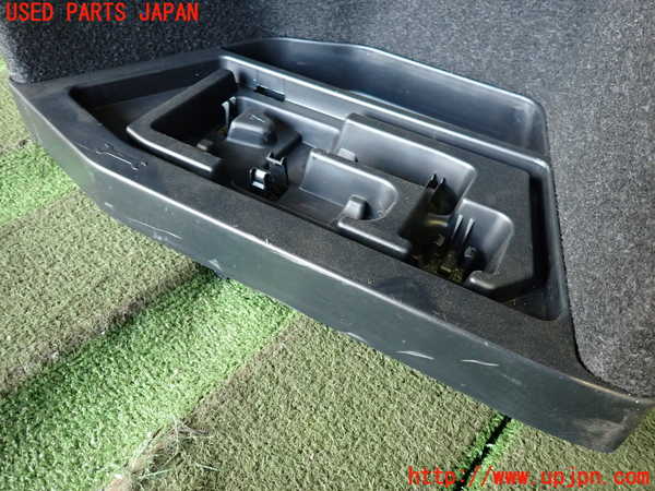 2UPJ-27137841]BMW M4 クーペ(3C30)小物入れ1 中古 【F82】_m0002.jpg