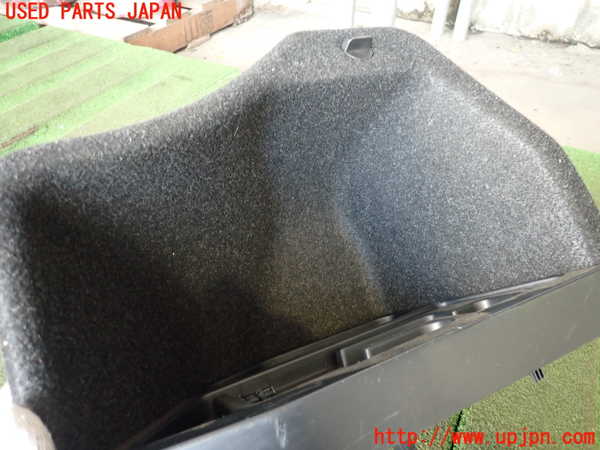 2UPJ-27137841]BMW M4 クーペ(3C30)小物入れ1 中古 【F82】_m0003.jpg