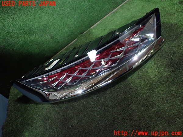 1UPJ-27161530]DSオートモビルズ ・DS 7(DS7 クロスバック)(X74AH01)右テールランプ 中古_m0001.jpg