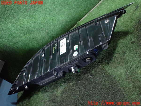 1UPJ-27161530]DSオートモビルズ ・DS 7(DS7 クロスバック)(X74AH01)右テールランプ 中古_m0002.jpg
